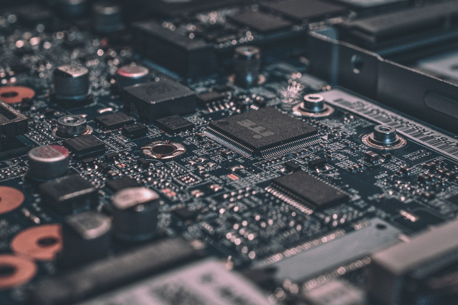Modern computer circuitry and technology hardware